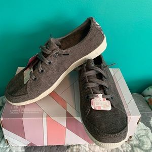 Sketchers Active Memory Foamed Inner City Sneaker